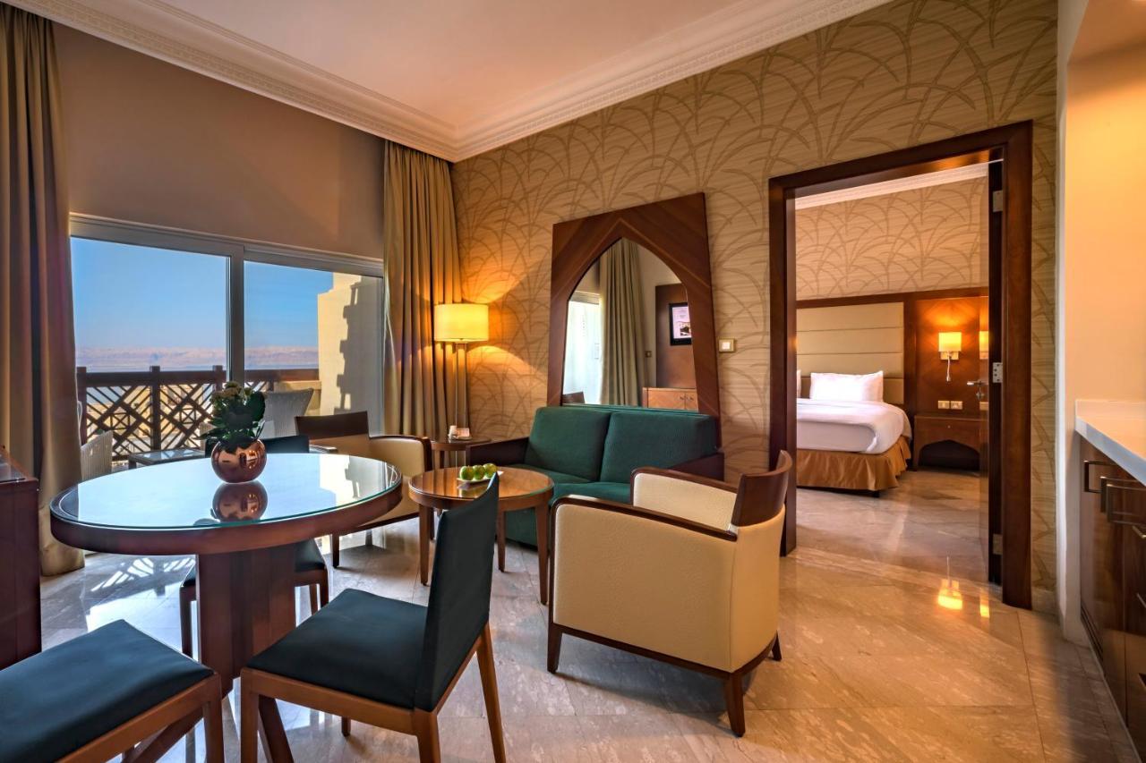 คราวน์ พลาซา จอร์แดน เดดซี รีสอร์ต แอนด์ สปา Hotel Sweimeh ภายนอก รูปภาพ Suite