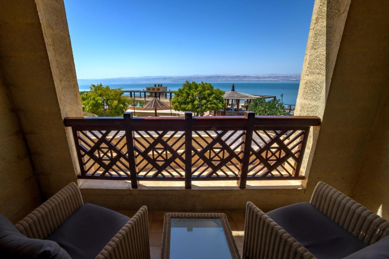 คราวน์ พลาซา จอร์แดน เดดซี รีสอร์ต แอนด์ สปา Hotel Sweimeh ภายนอก รูปภาพ View of the Dead Sea from the Dead Sea Spa Resort