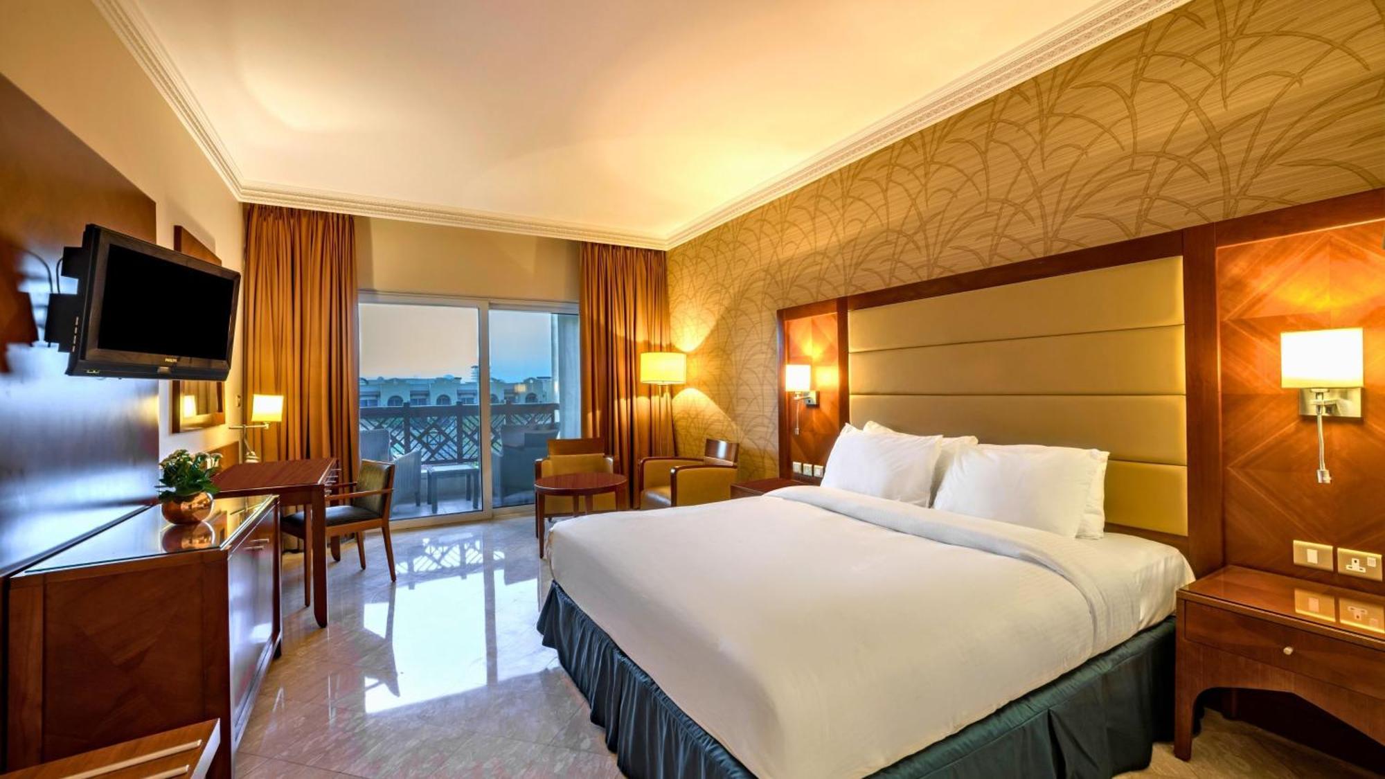 คราวน์ พลาซา จอร์แดน เดดซี รีสอร์ต แอนด์ สปา Hotel Sweimeh ภายนอก รูปภาพ A room at the hotel