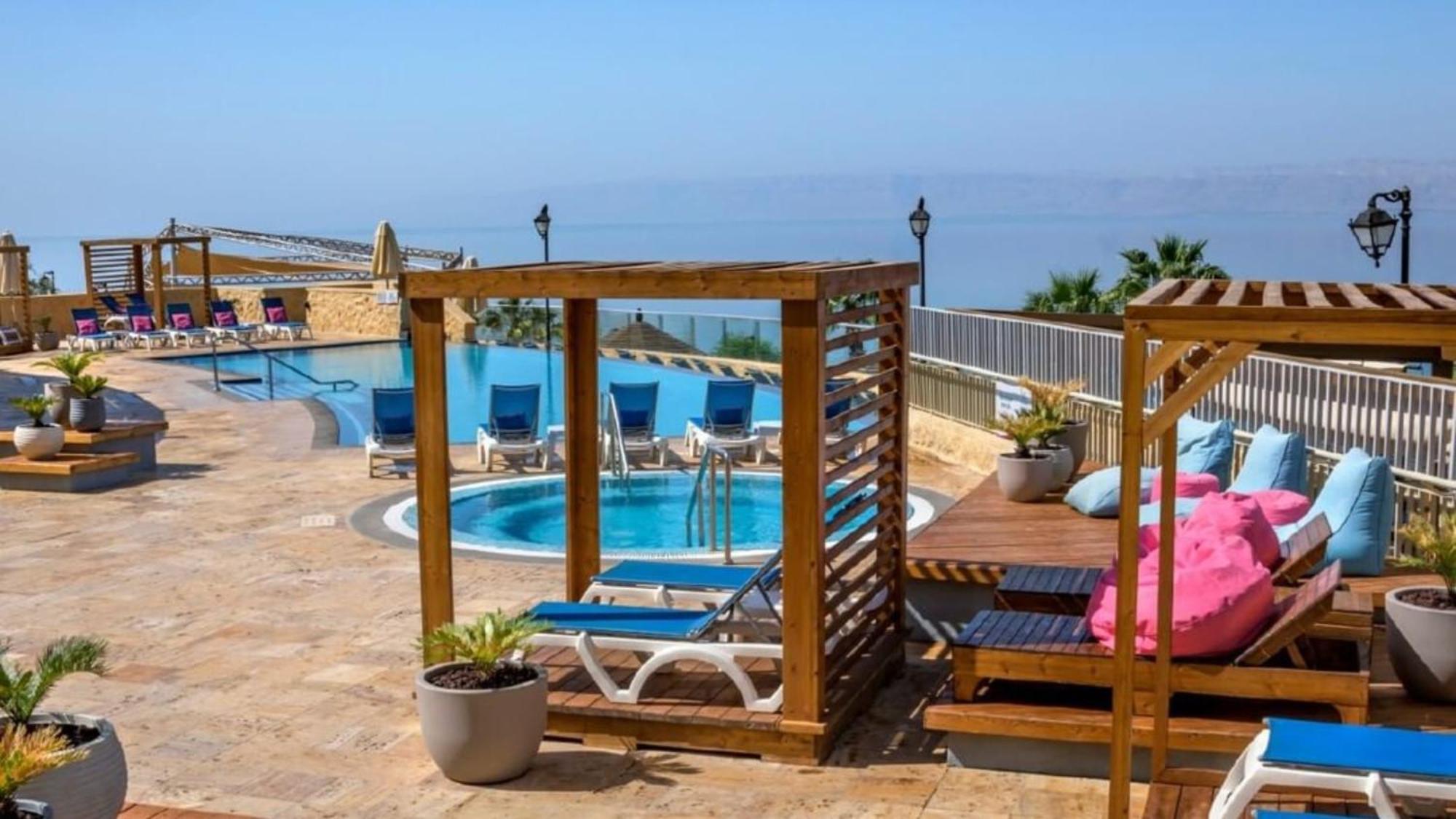 คราวน์ พลาซา จอร์แดน เดดซี รีสอร์ต แอนด์ สปา Hotel Sweimeh ภายนอก รูปภาพ Pergola